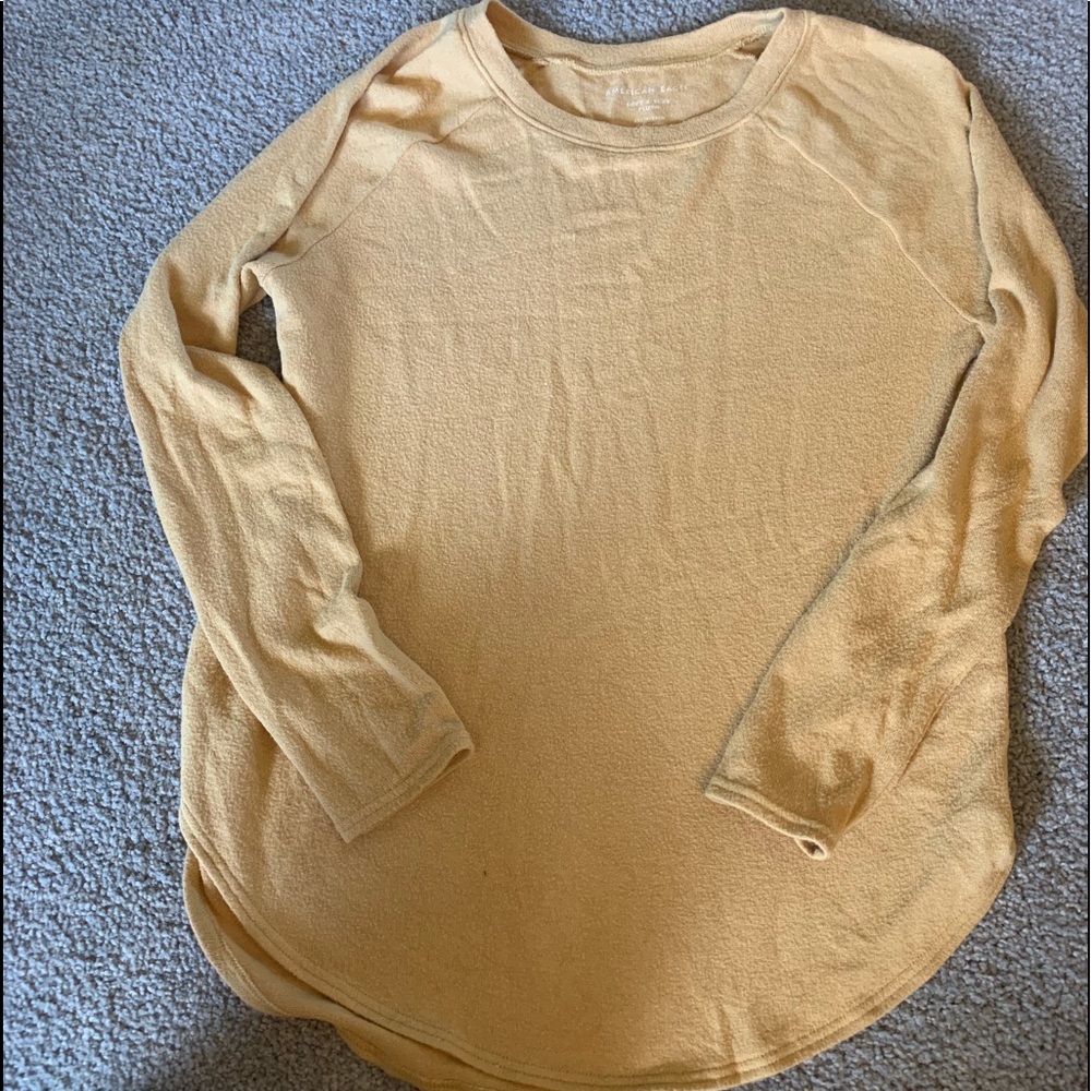 mustard yellow american eagle shirt